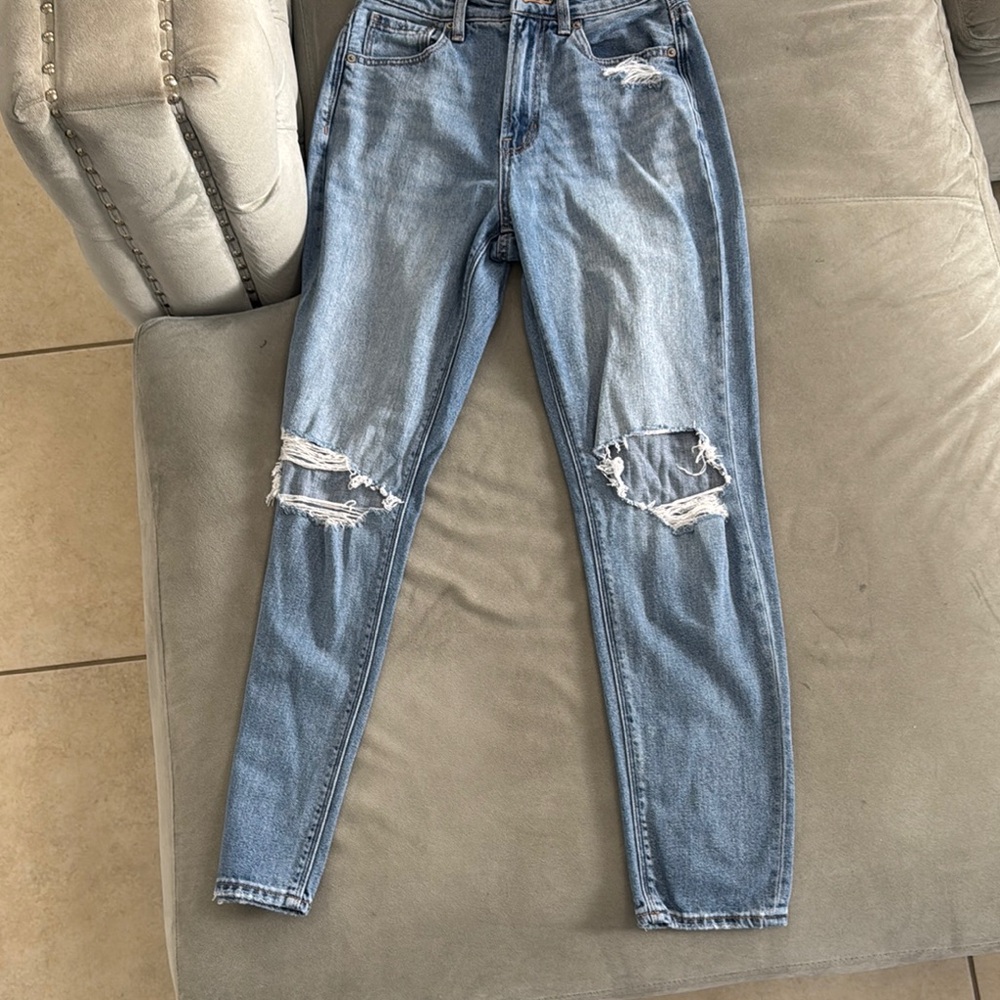 🔟DEAL… American Eagle Outfitters Blue Boyfriend Jeans Distressed Relaxed Fit